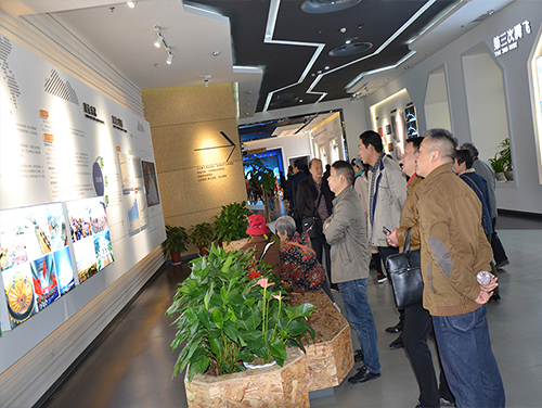 参观规划馆、菊花展