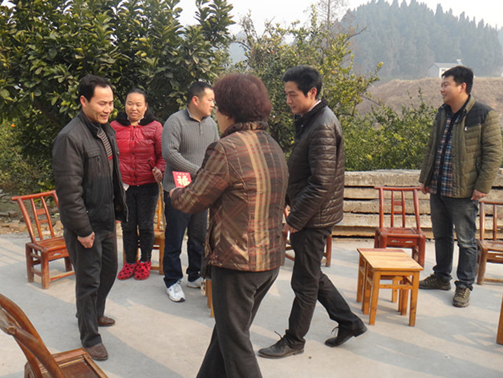 工会走访困难户