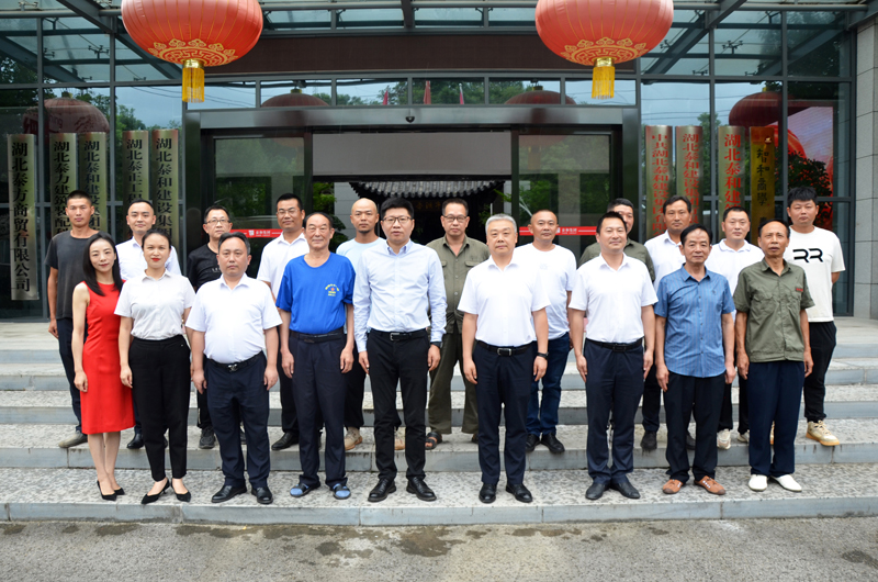 共忆军旅岁月 传承军人精神 | 中国尊龙官方网站集团公司组织召开退役军人座谈会活动